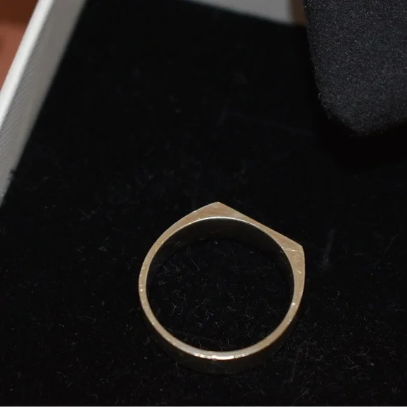 SOLD - Mejuri Rectangular Signet Ring - Picture 12 of 13